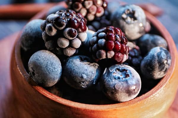 The Health Benefits of the 8 Most Powerful Blue Fruits and Vegetables
