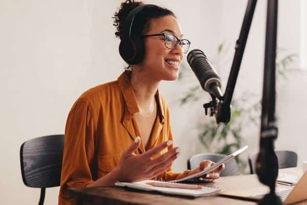 13 of the Best Podcasts for Holistic Health and Nutrition Coaches