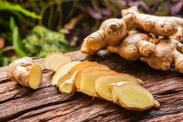9 Health Benefits of Ginger (Plus 4 Healthy Holiday Recipes)